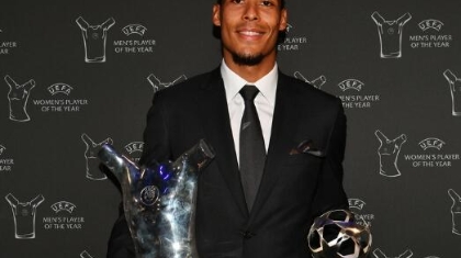 范戴克压梅罗荣膺欧洲最佳球员 成首位当选后卫