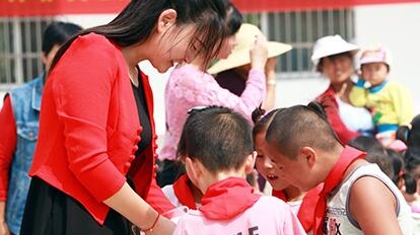 公益助学传递大爱 受助学子心怀感恩