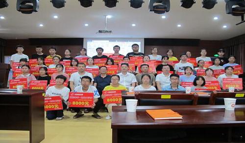 00300670140_ee5e44f7