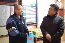 大连市福彩中心春节前走访慰问投注站业主