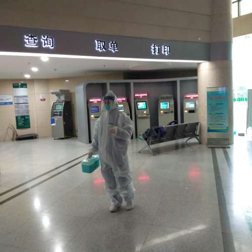 稿五配图：江岸区42010035号站销售员戢红梅参与医院抗疫 1 受访者供图