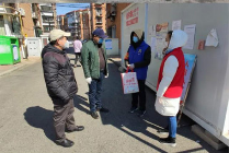 情暖三月学雷锋 党员先锋在“疫”线